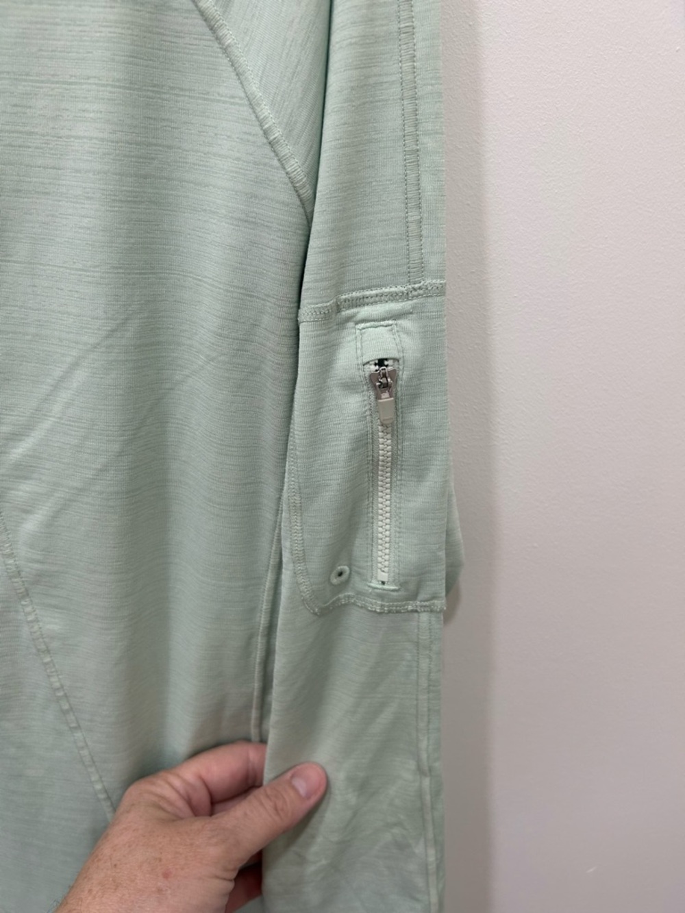 Athleta Long Sleeve Pacifica Illume Womens Size XL Mint Green Fitted Top Contour - Picture 4 of 9
